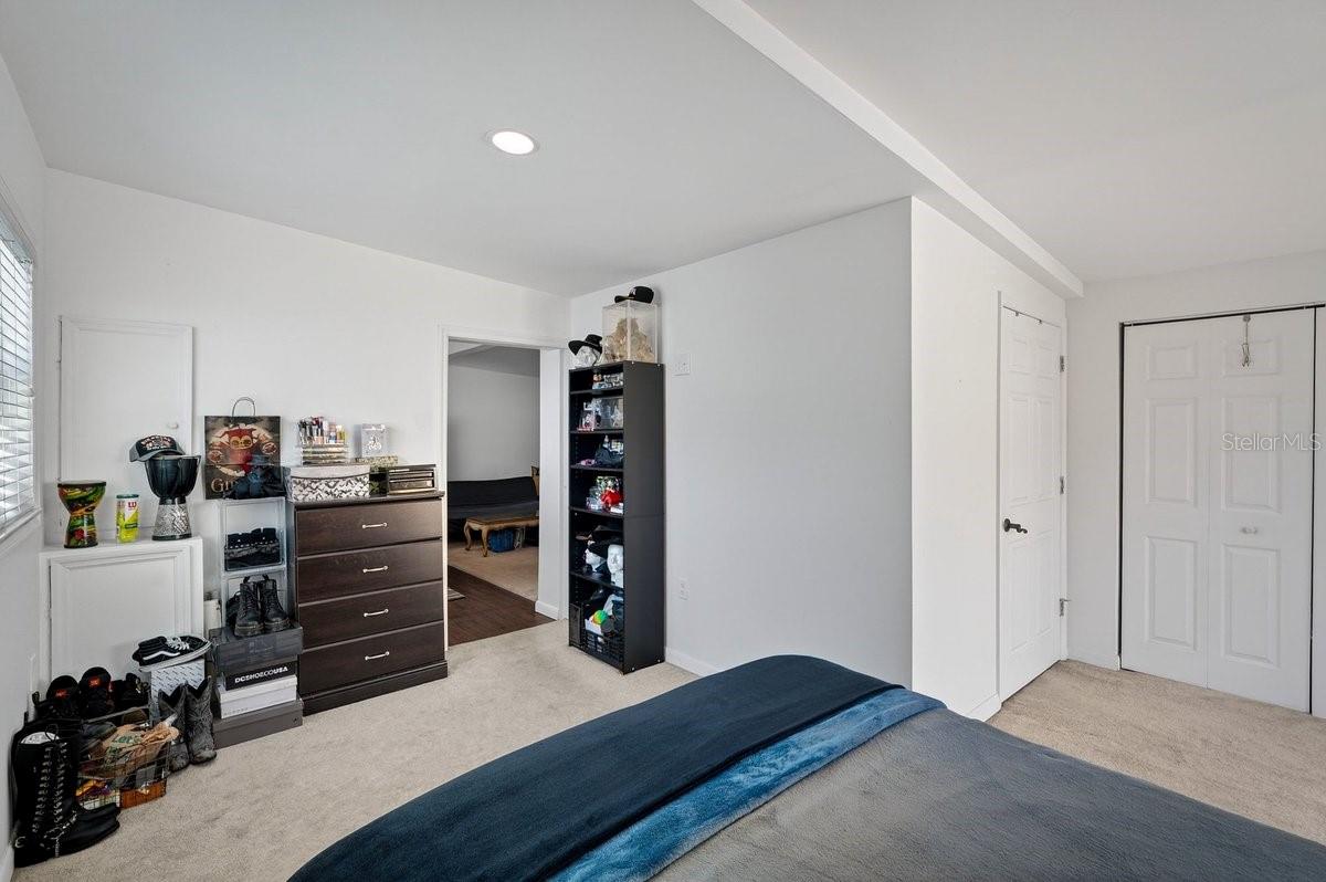 Image 23 of 62 For 112 Oleander Avenue