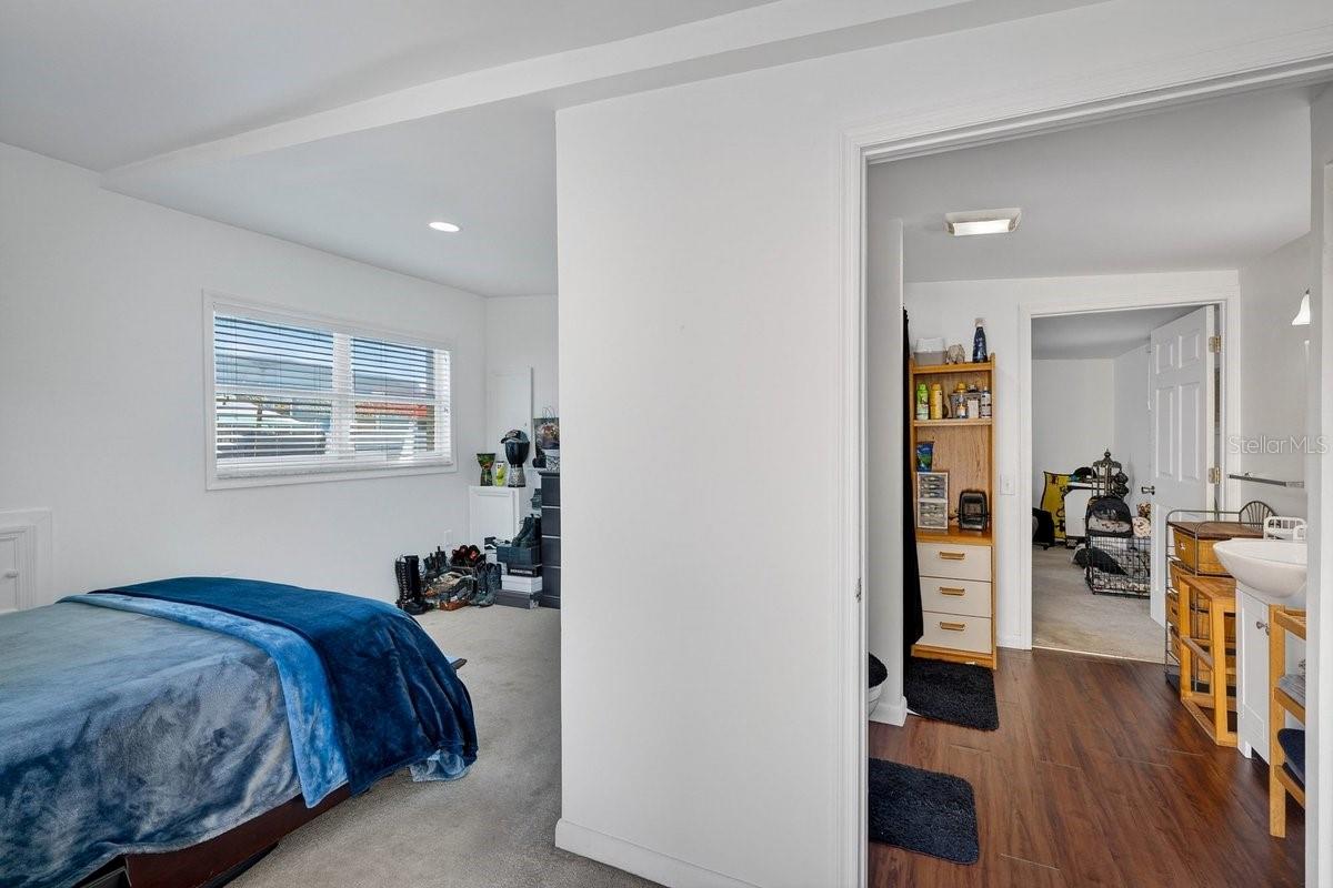 Image 25 of 62 For 112 Oleander Avenue