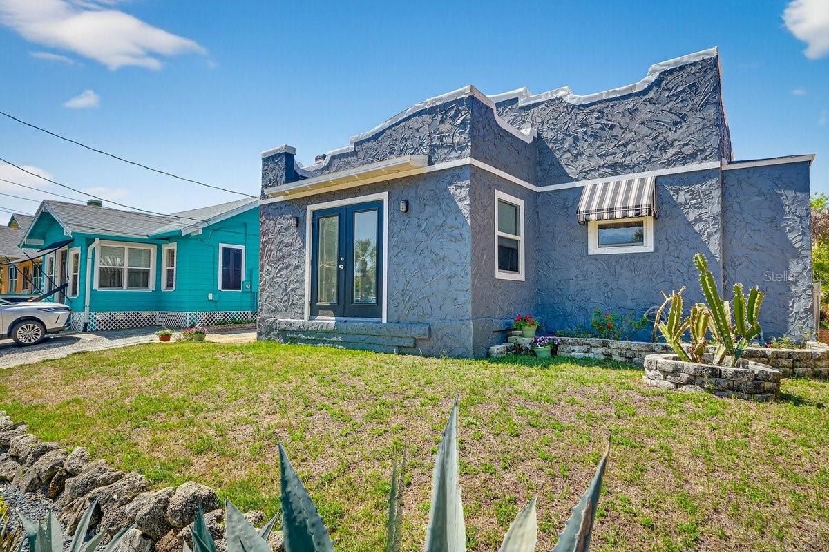 Image 3 of 62 For 112 Oleander Avenue