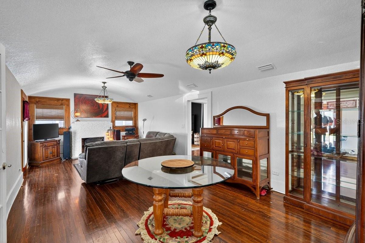 Image 30 of 62 For 112 Oleander Avenue