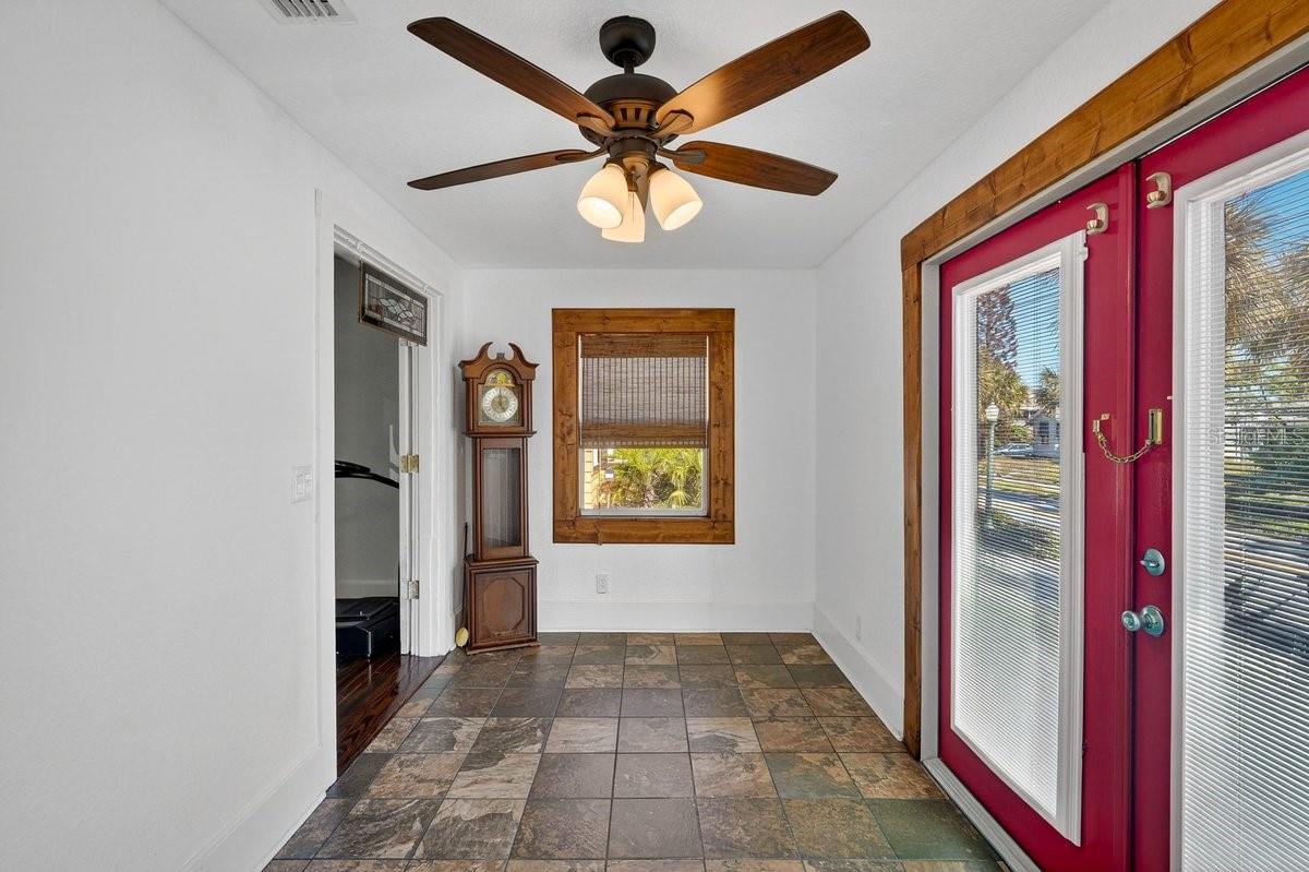 Image 32 of 62 For 112 Oleander Avenue