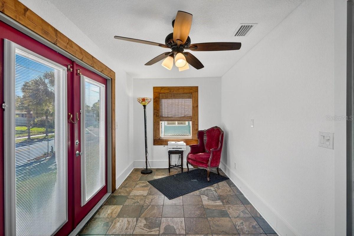 Image 33 of 62 For 112 Oleander Avenue