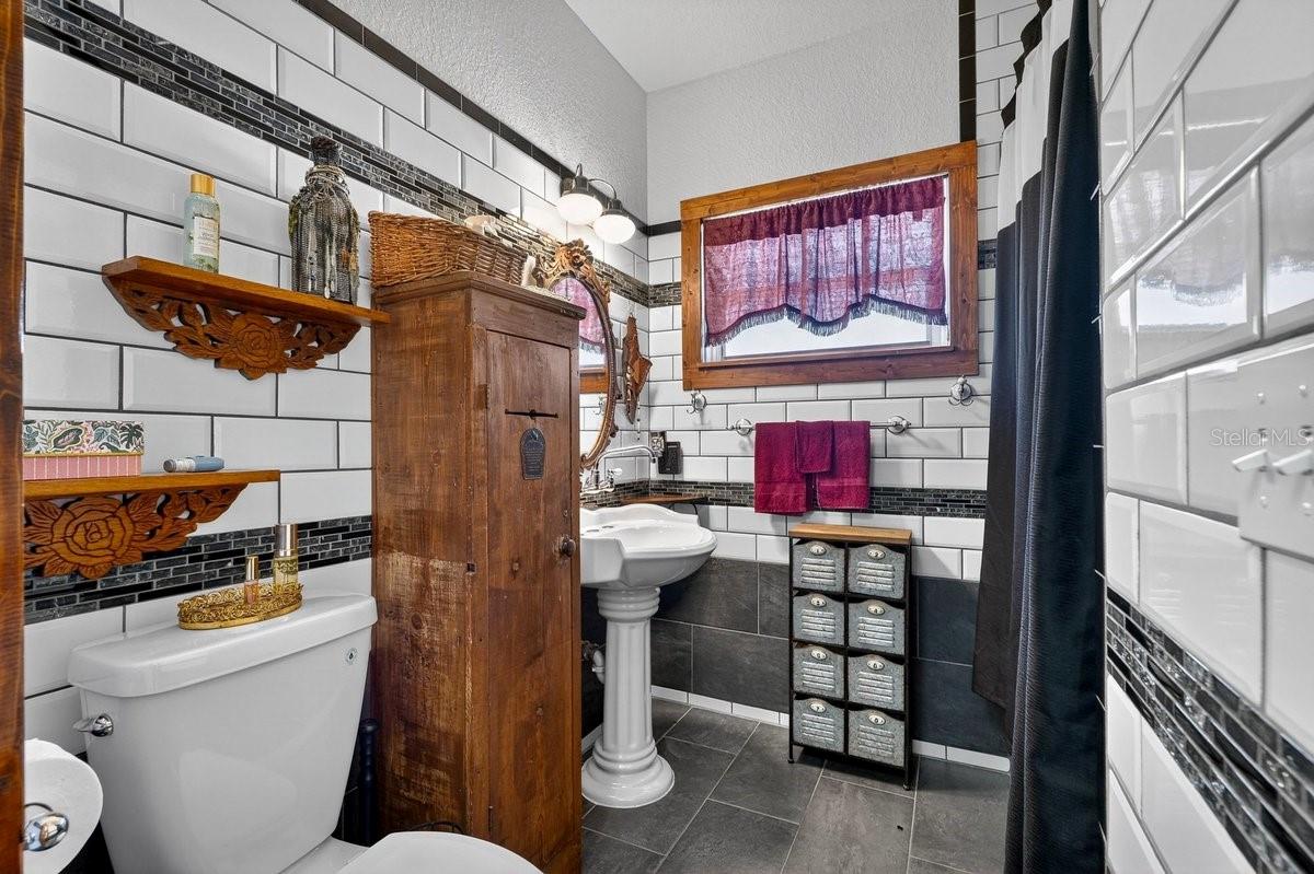 Image 34 of 62 For 112 Oleander Avenue