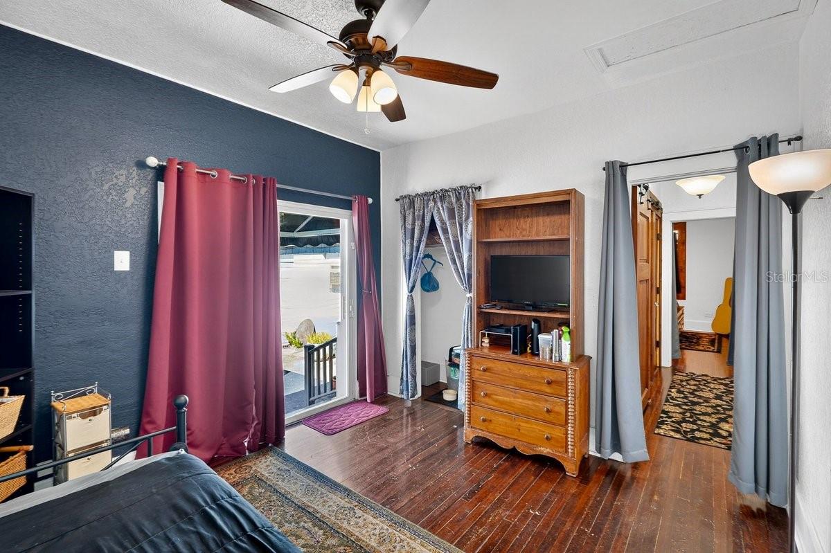 Image 36 of 62 For 112 Oleander Avenue