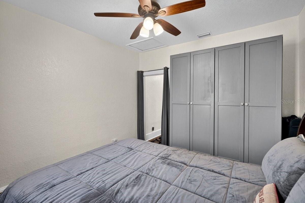 Image 38 of 62 For 112 Oleander Avenue