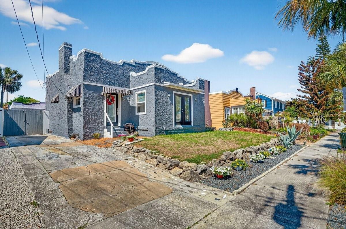 Image 4 of 62 For 112 Oleander Avenue