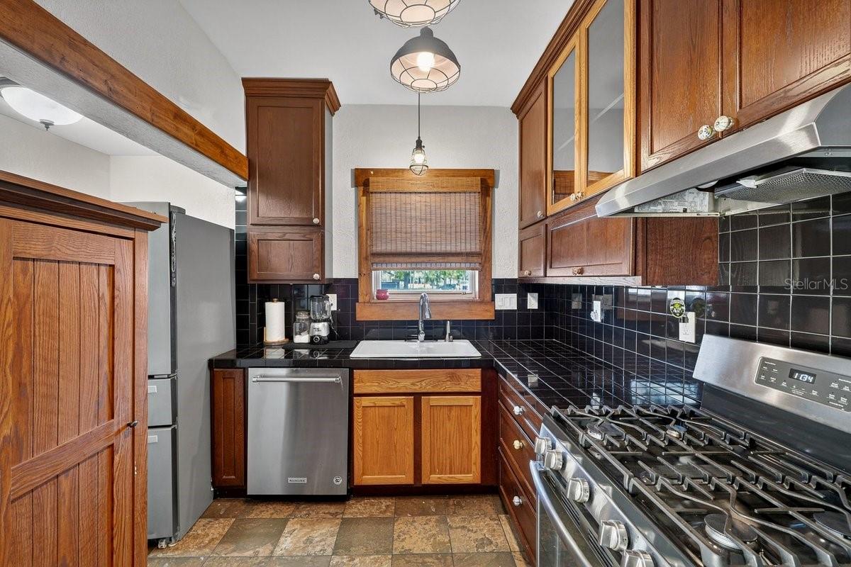 Image 40 of 62 For 112 Oleander Avenue