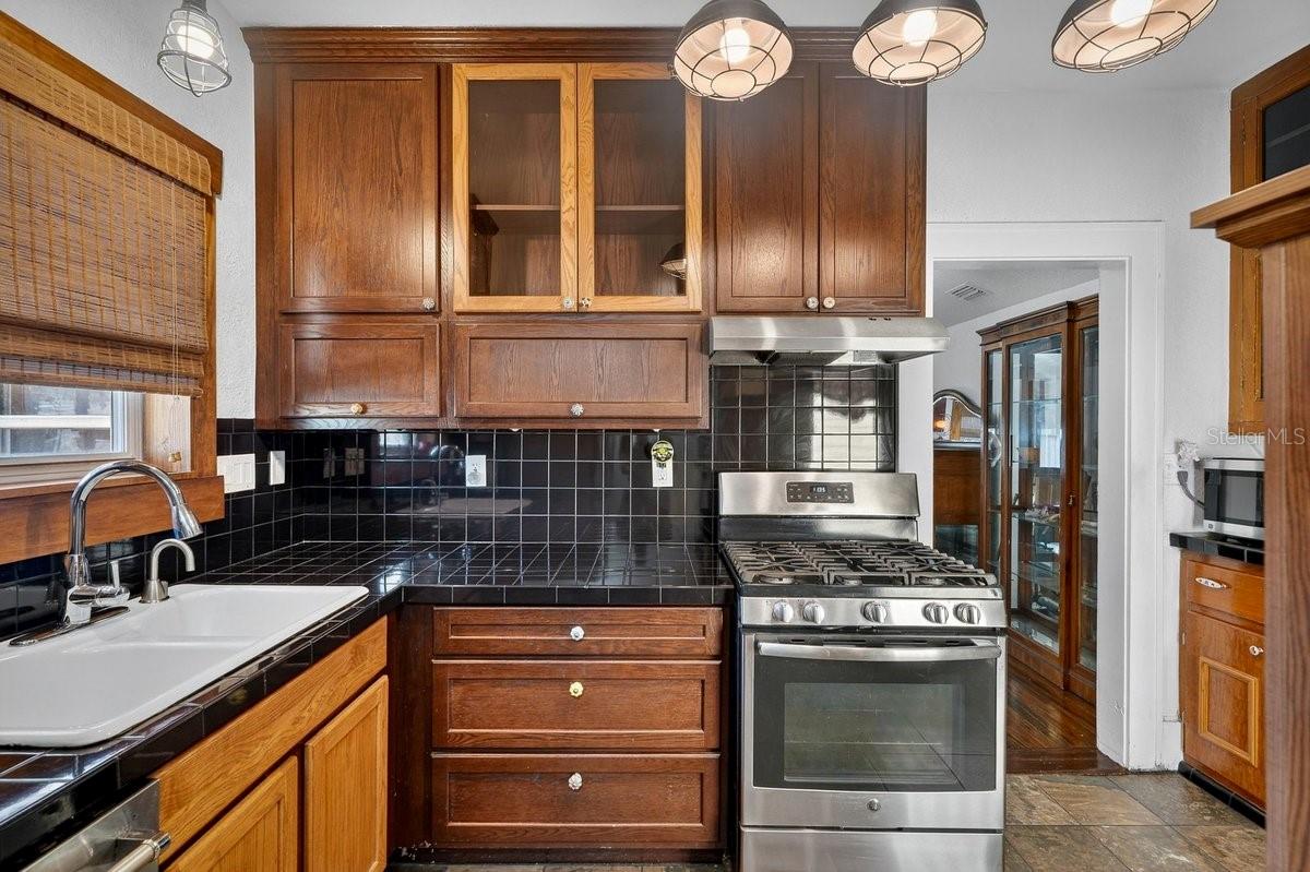 Image 42 of 62 For 112 Oleander Avenue