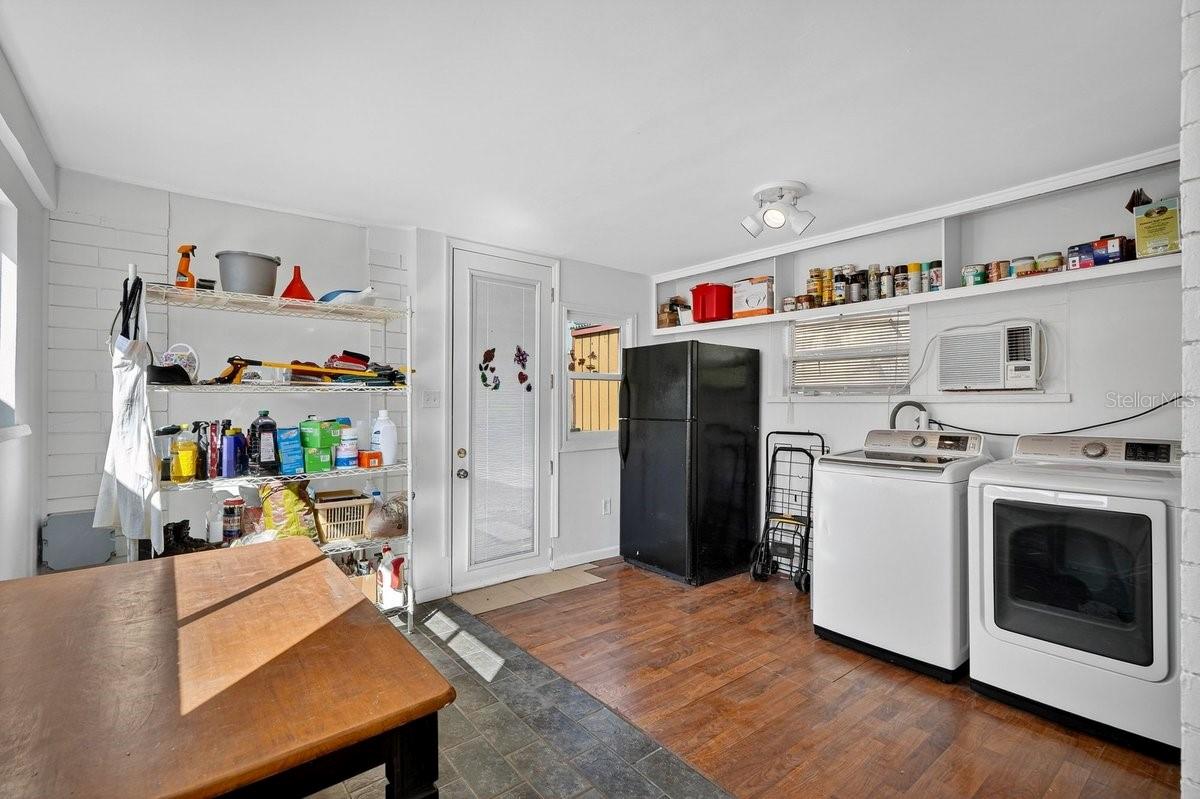 Image 49 of 62 For 112 Oleander Avenue