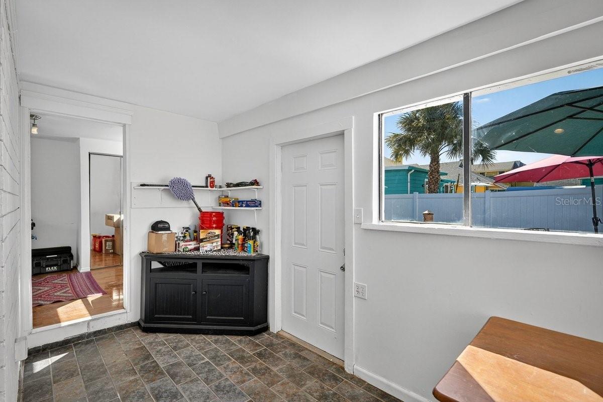 Image 50 of 62 For 112 Oleander Avenue