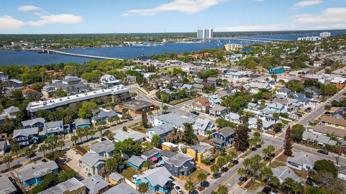 Image 52 of 62 For 112 Oleander Avenue