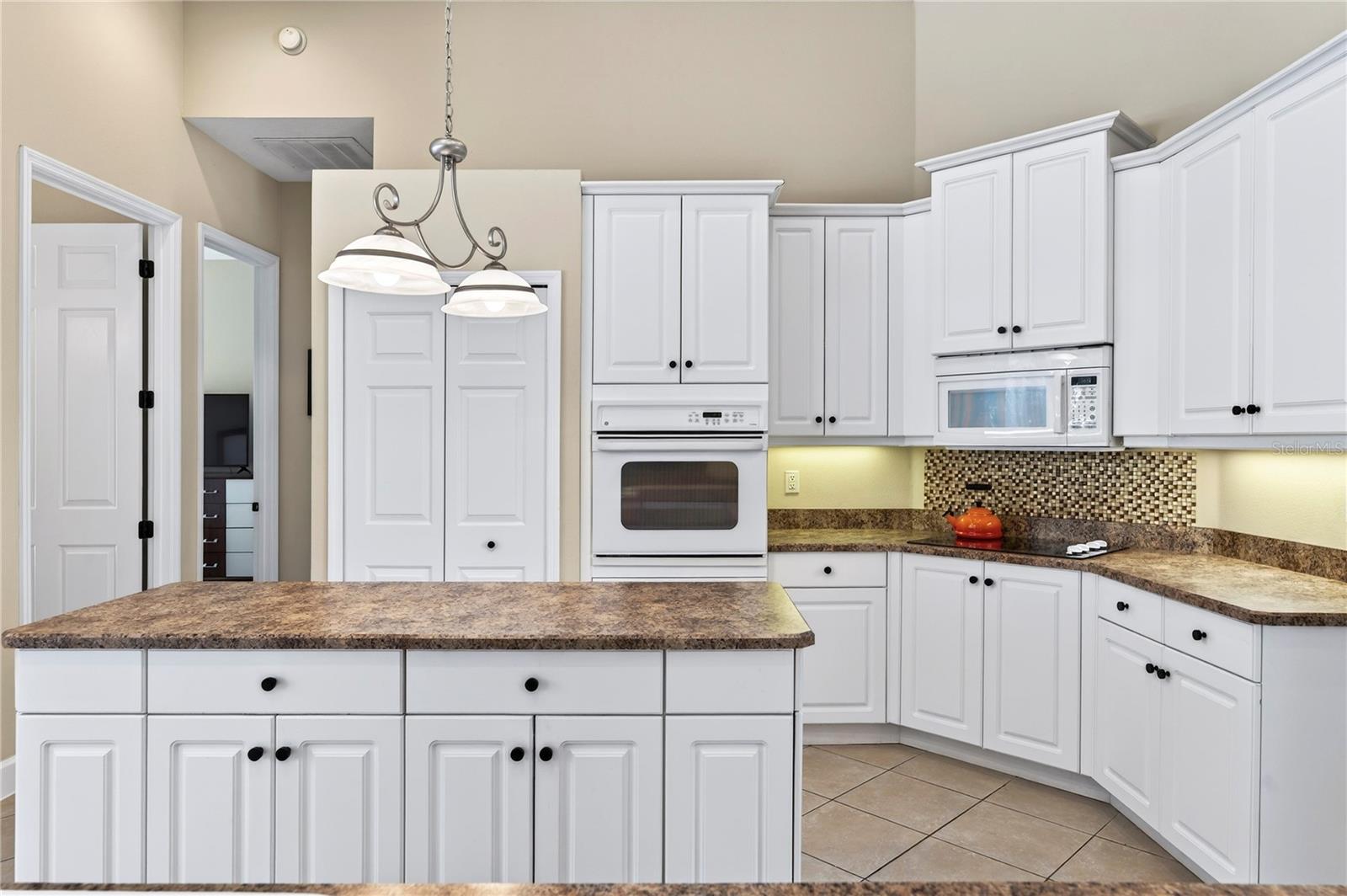 Image 18 of 73 For 1950 Southcreek Boulevard