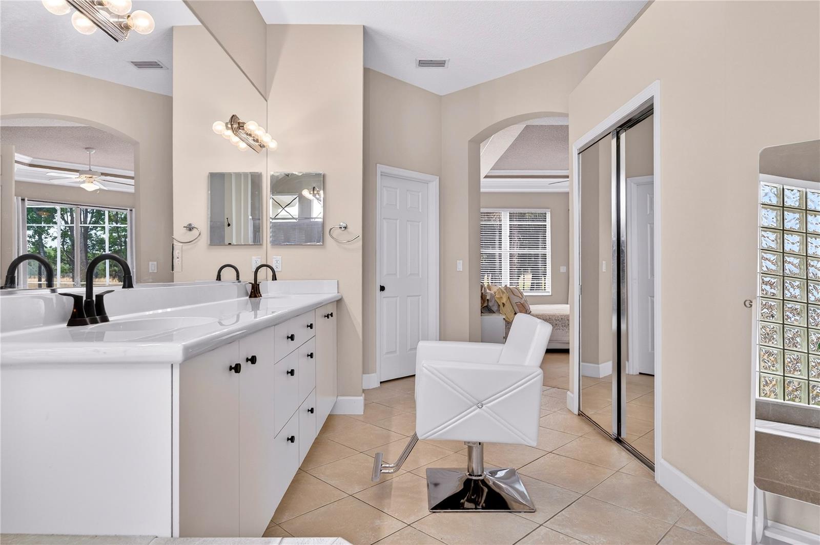 Image 31 of 73 For 1950 Southcreek Boulevard