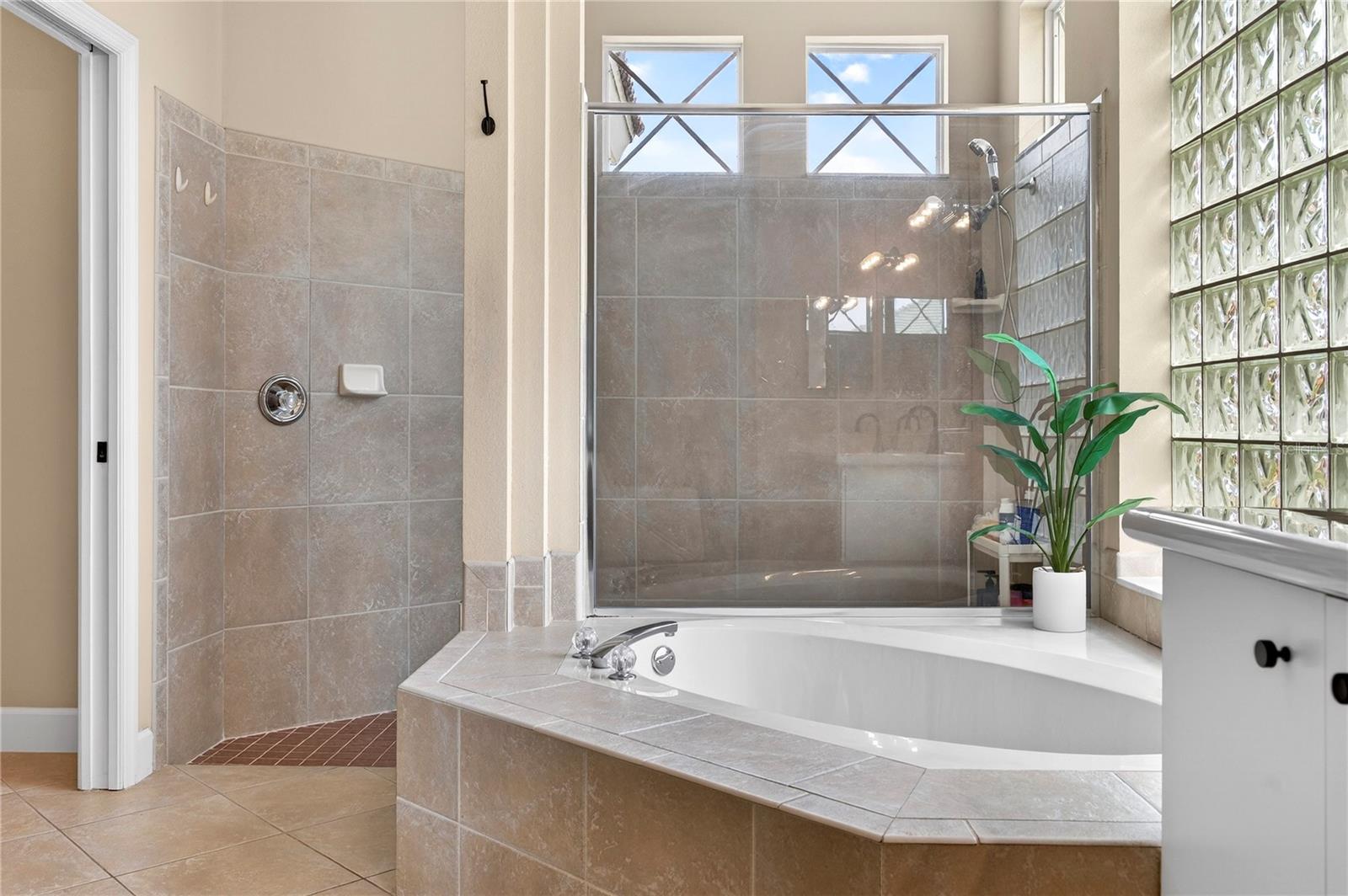 Image 32 of 73 For 1950 Southcreek Boulevard