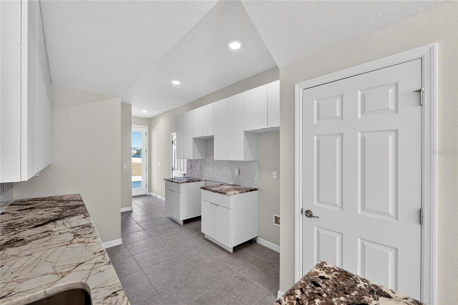 Image 25 of 43 For 172 Holly Village Drive