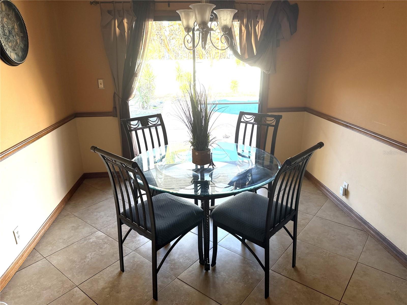 Image 4 of 11 For 1118 Wandering Oaks Drive