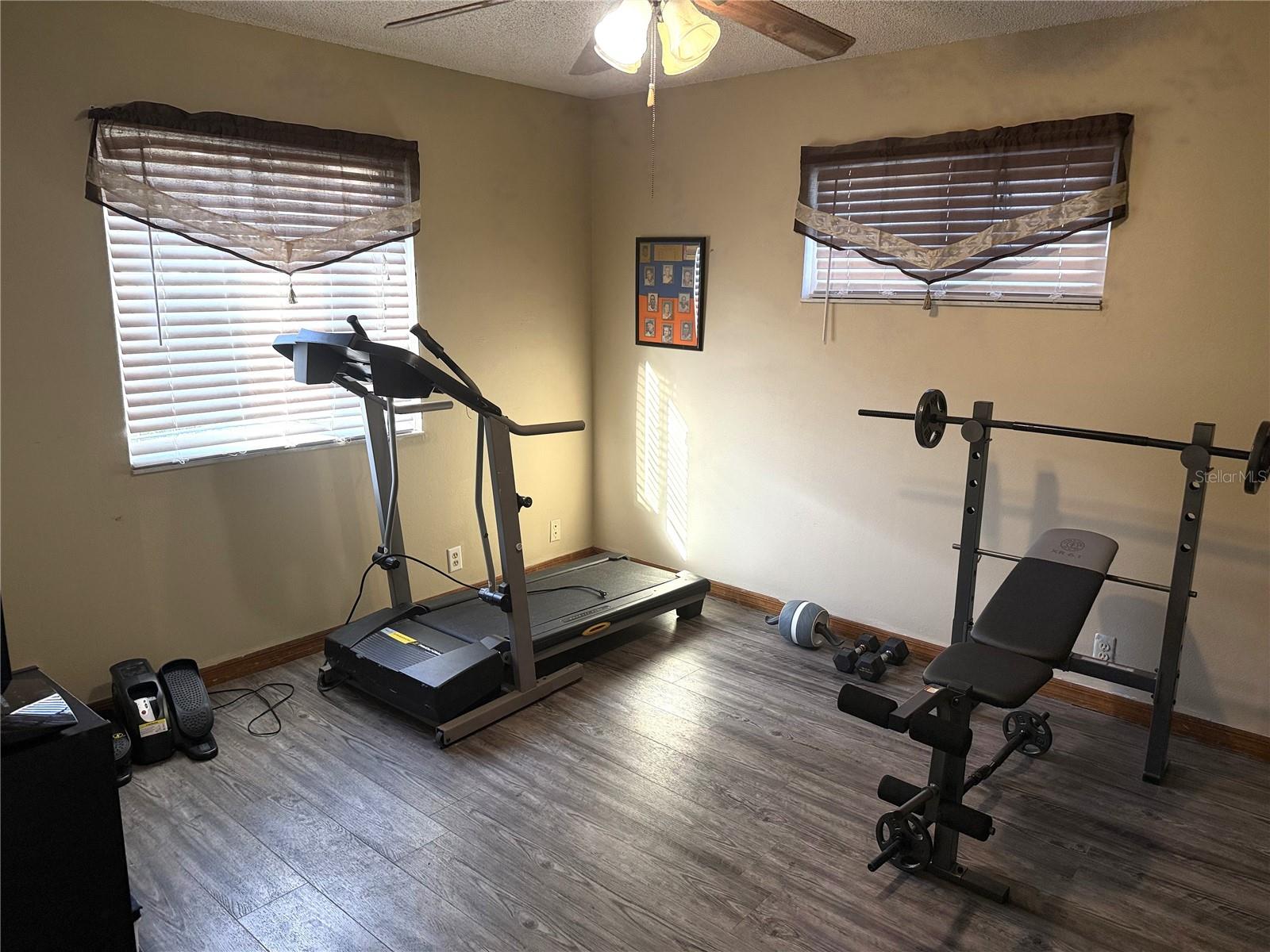 Image 6 of 11 For 1118 Wandering Oaks Drive