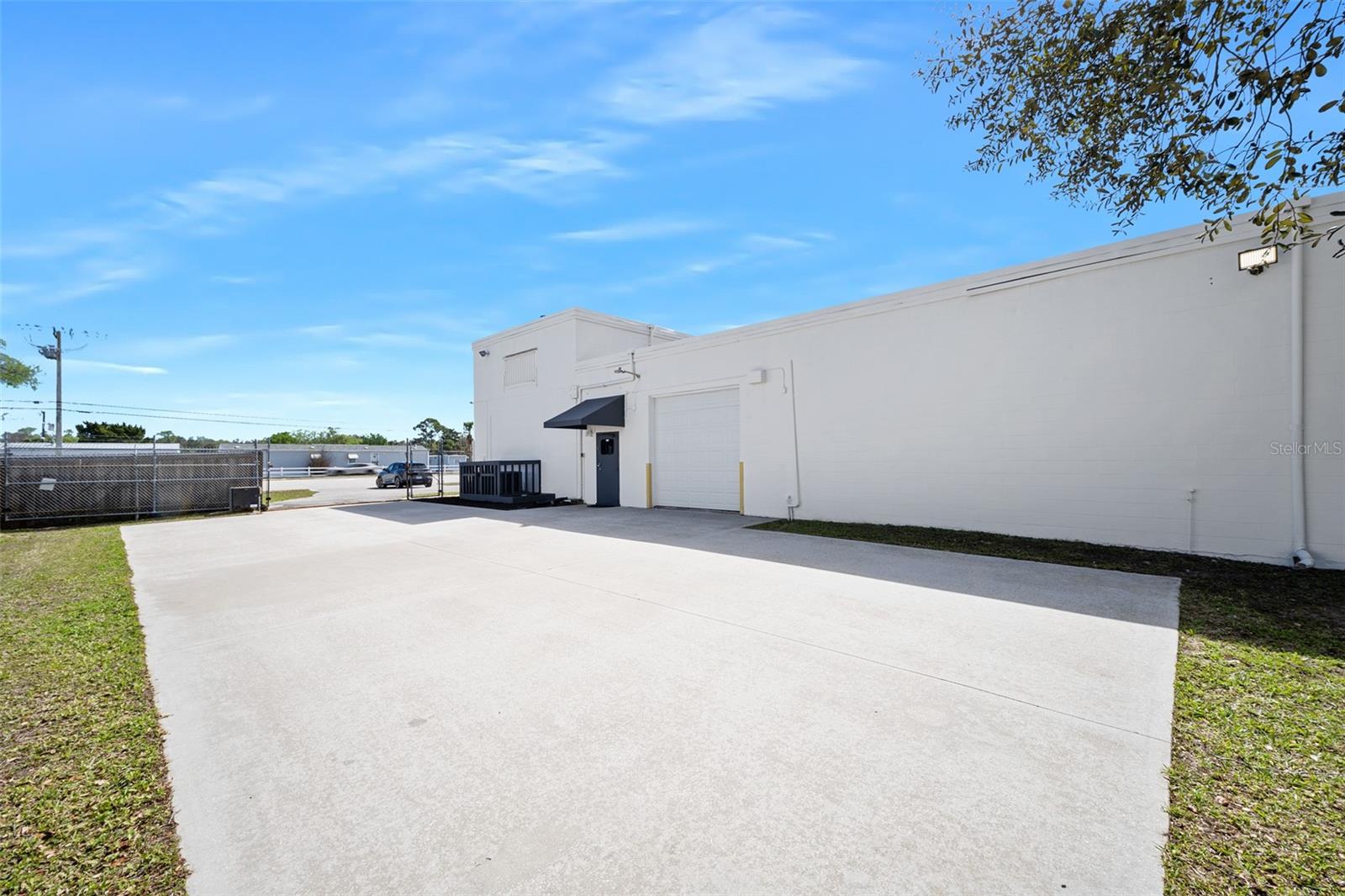 Image 14 of 81 For 974 Nova Road