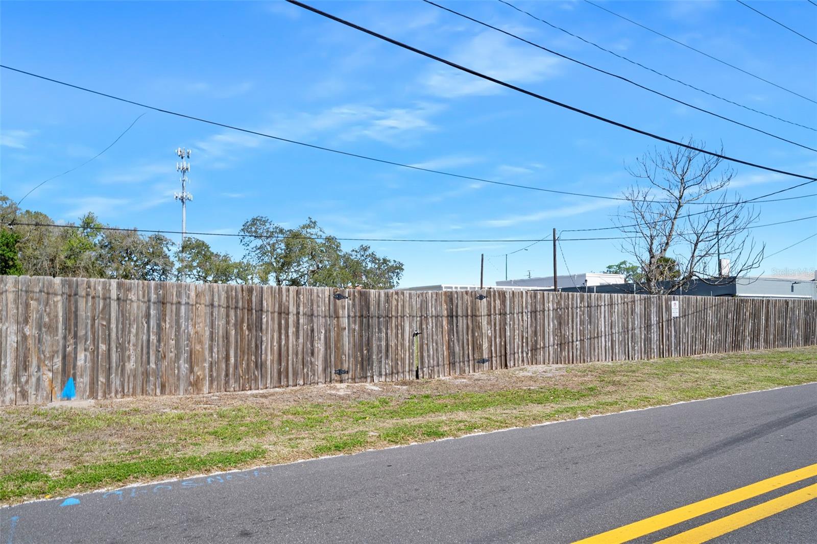 Image 21 of 81 For 974 Nova Road