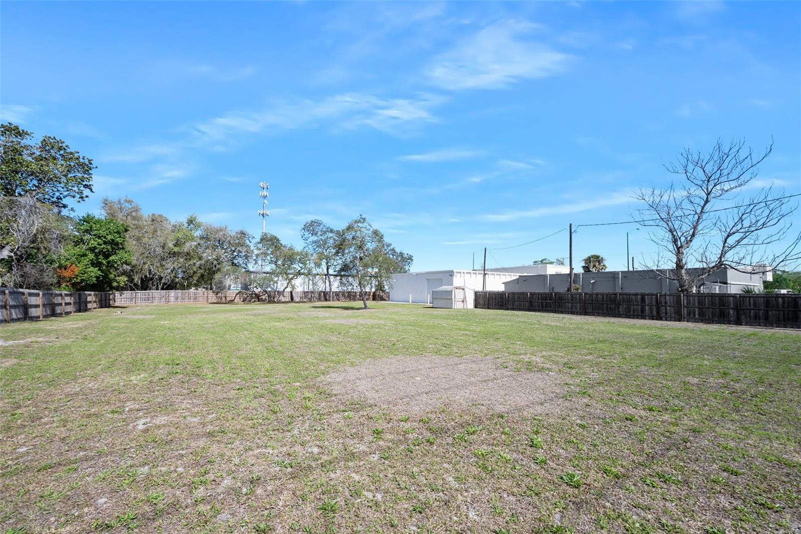 Image 23 of 81 For 974 Nova Road