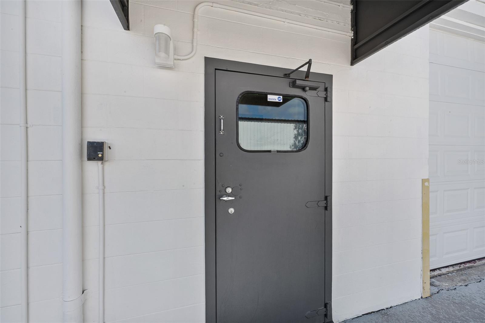 Image 25 of 81 For 974 Nova Road