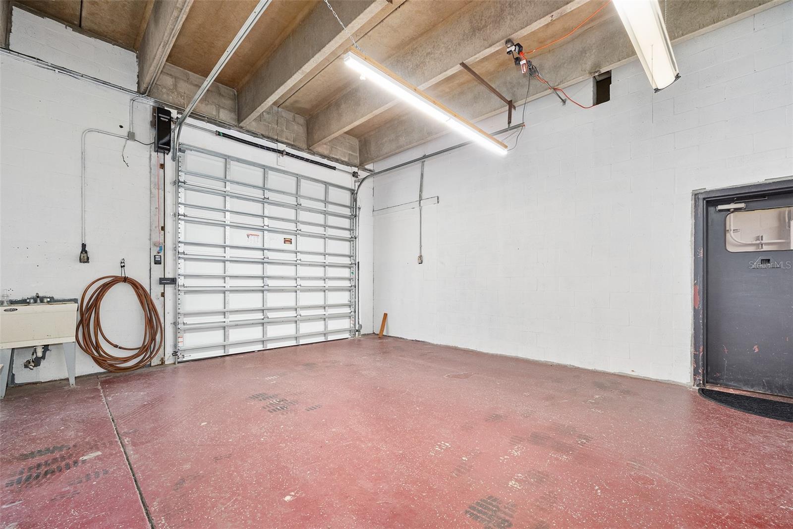 Image 28 of 81 For 974 Nova Road