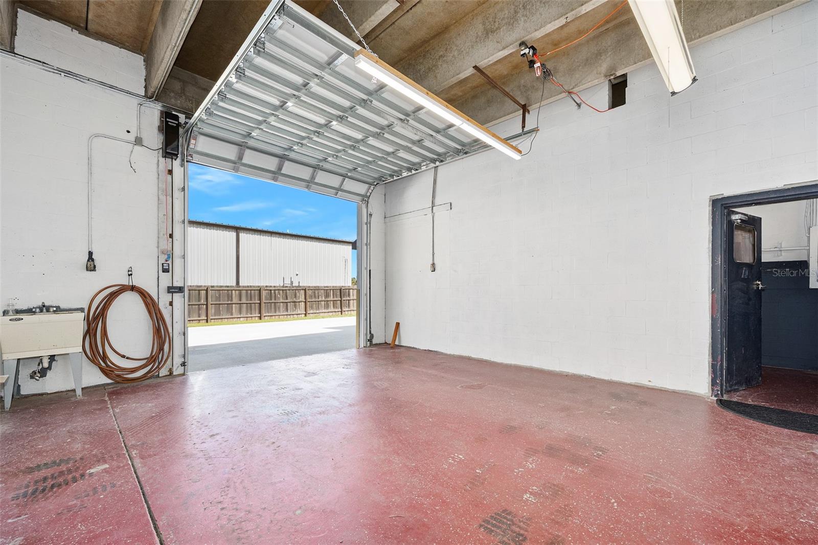 Image 29 of 81 For 974 Nova Road