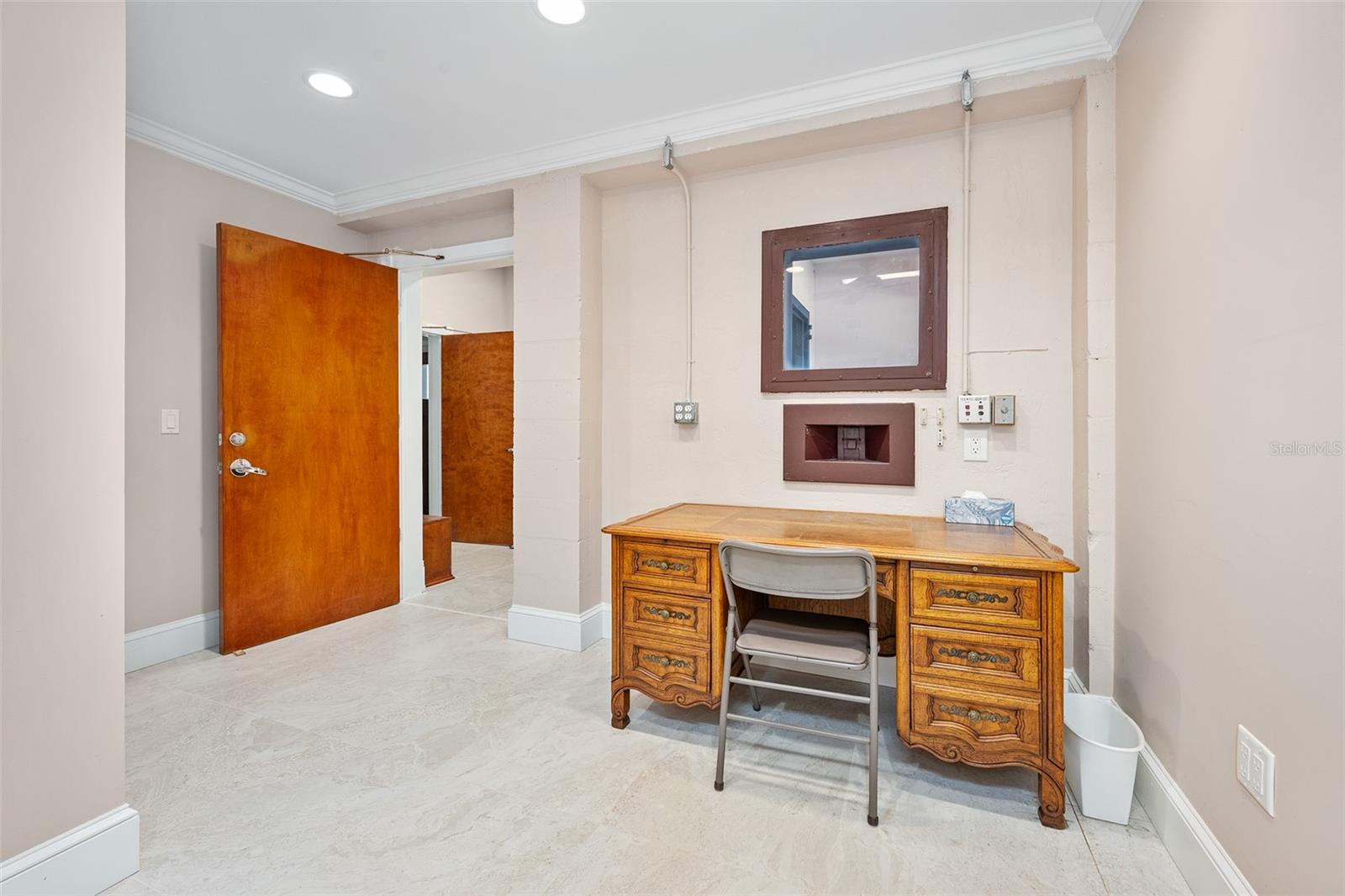 Image 38 of 81 For 974 Nova Road