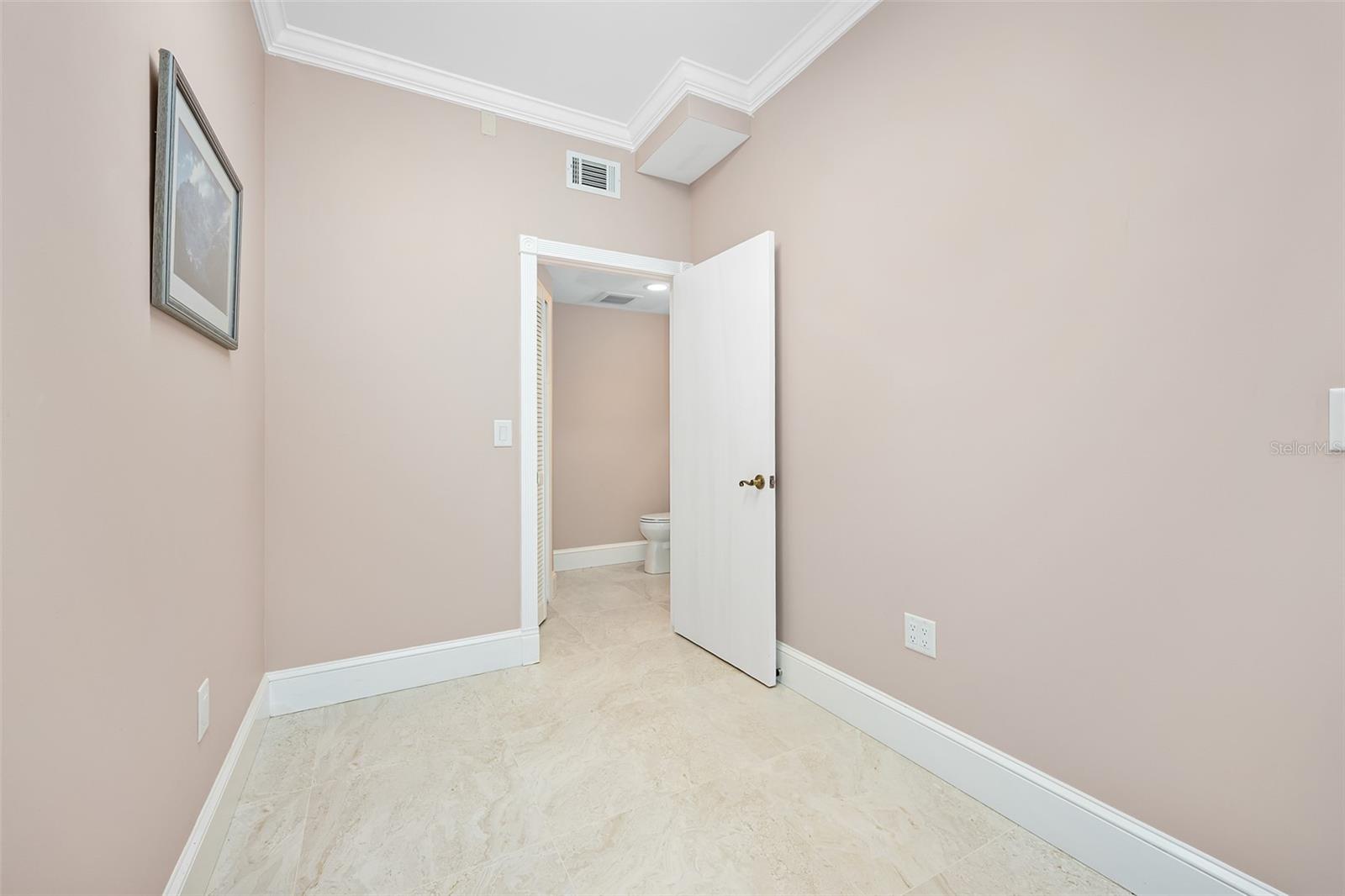 Image 39 of 81 For 974 Nova Road