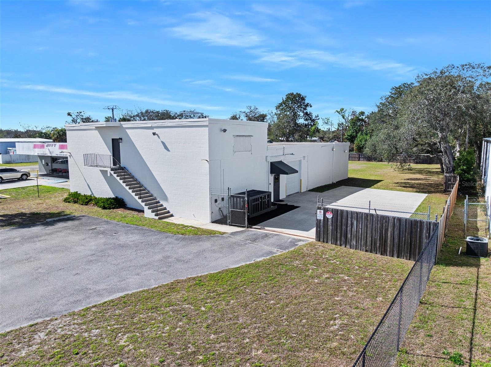 Image 4 of 81 For 974 Nova Road