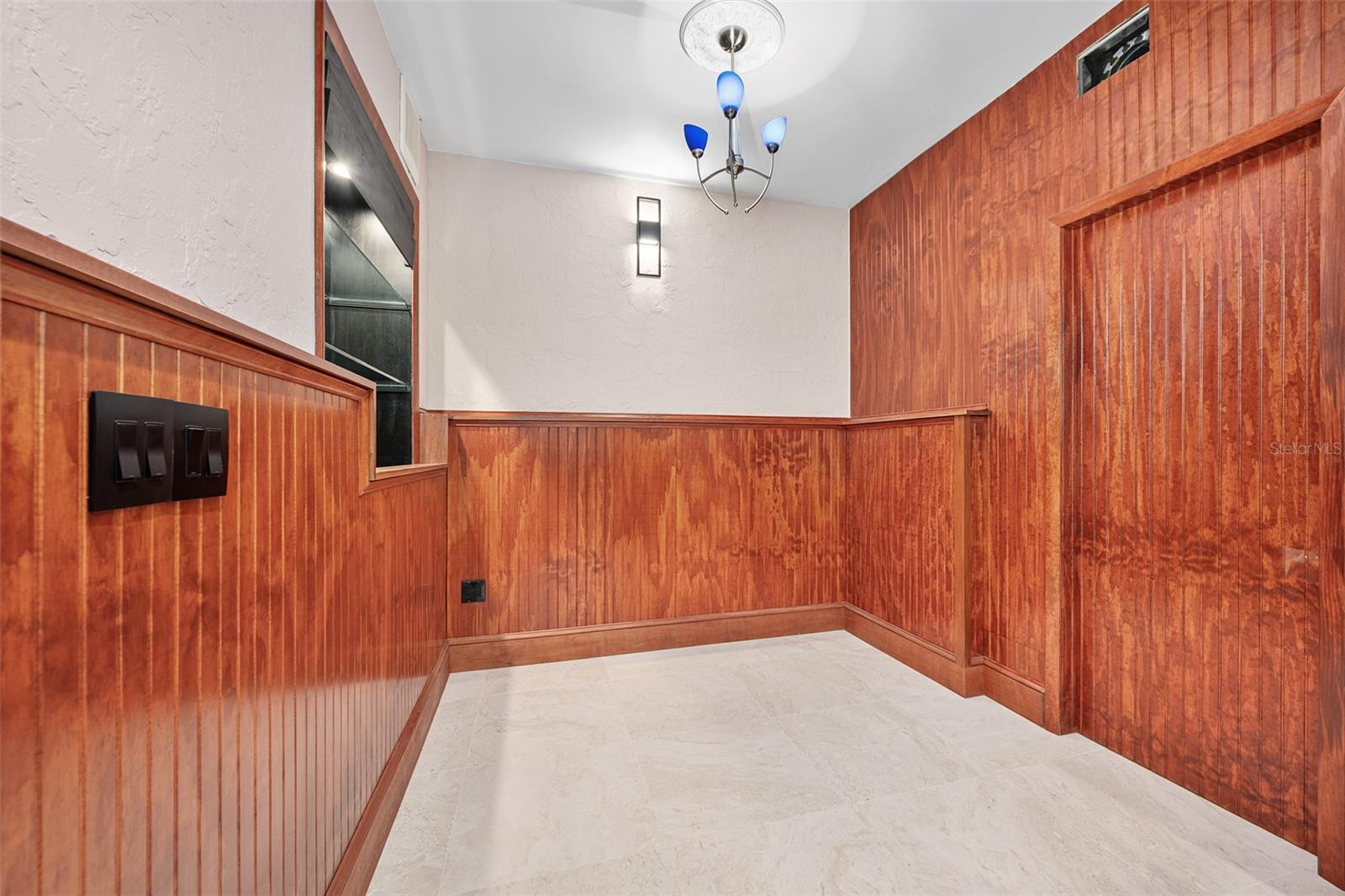 Image 45 of 81 For 974 Nova Road