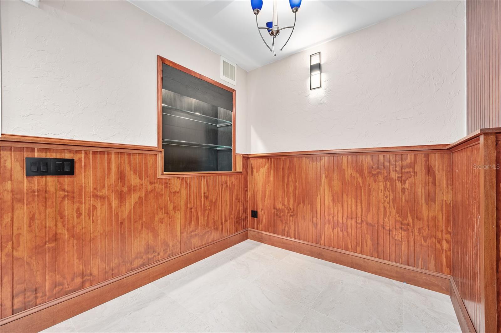 Image 46 of 81 For 974 Nova Road