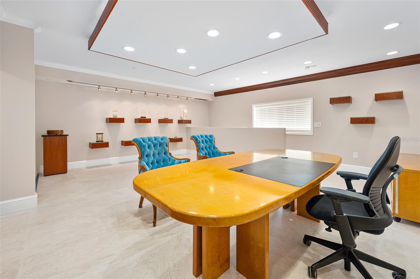 Image 54 of 81 For 974 Nova Road