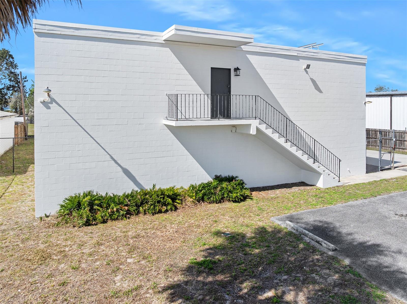 Image 6 of 81 For 974 Nova Road