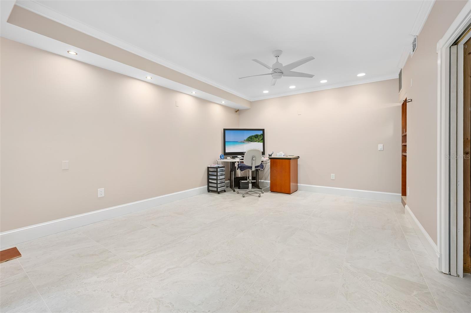 Image 61 of 81 For 974 Nova Road