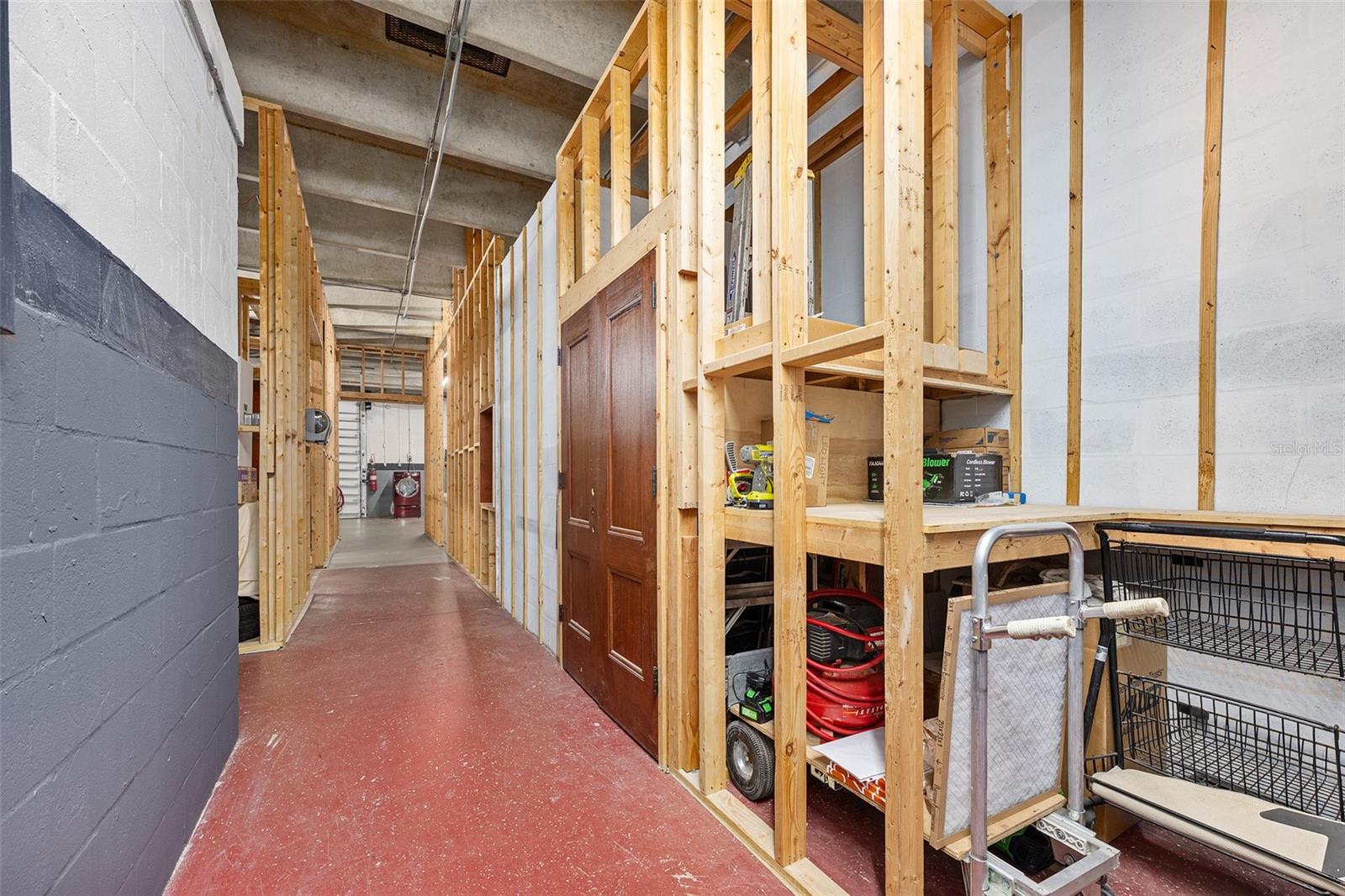 Image 68 of 81 For 974 Nova Road