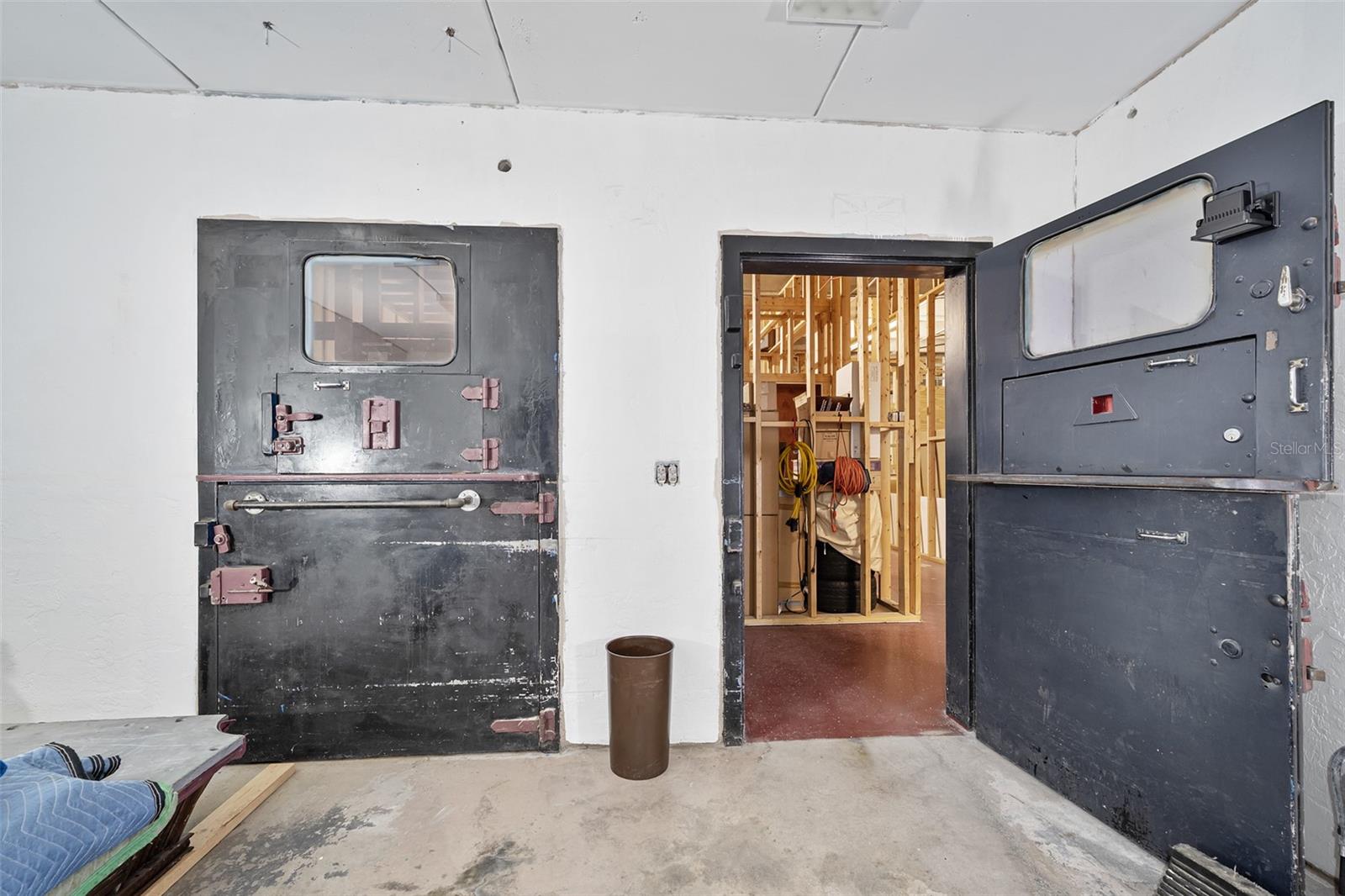 Image 70 of 81 For 974 Nova Road