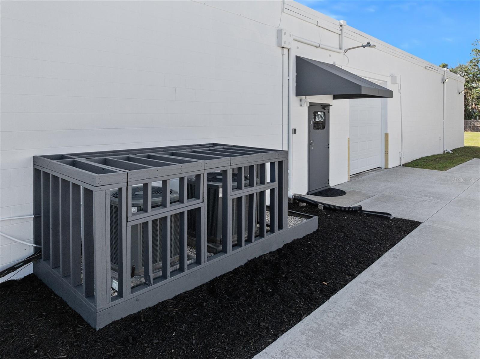 Image 8 of 81 For 974 Nova Road