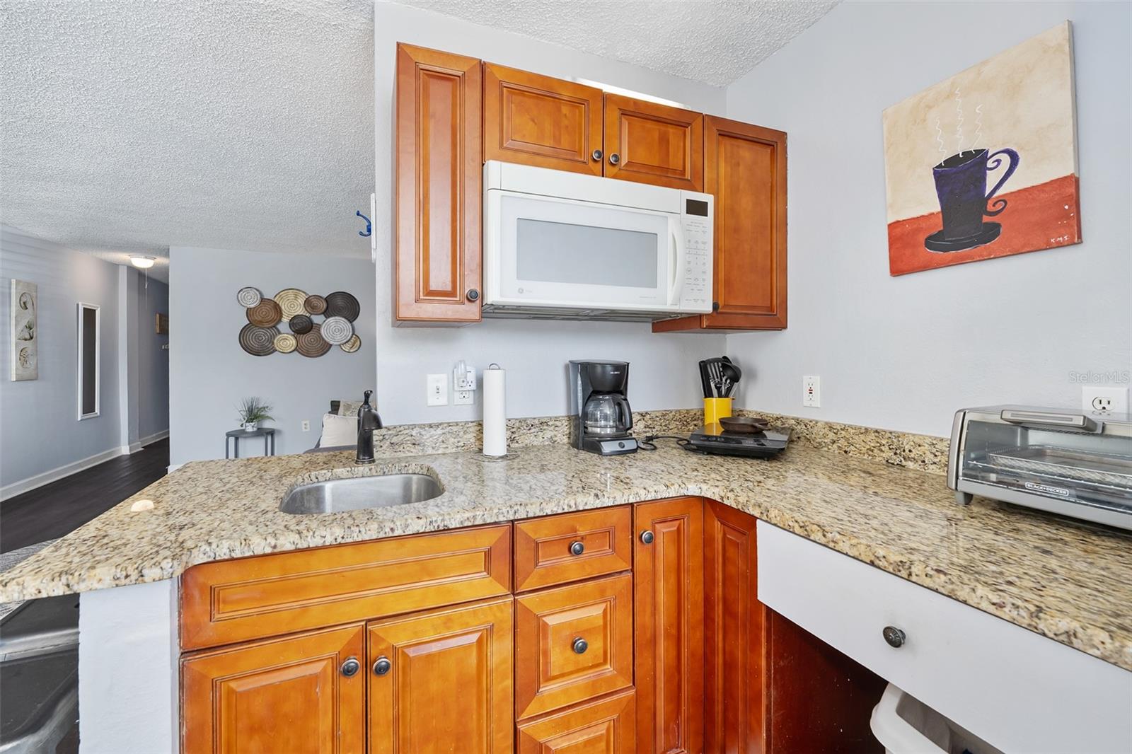 Image 10 of 42 For 935 Atlantic Avenue 111