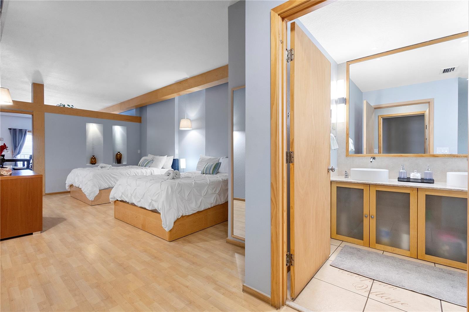 Image 19 of 30 For 101 Palm Harbor Parkway A+b 223