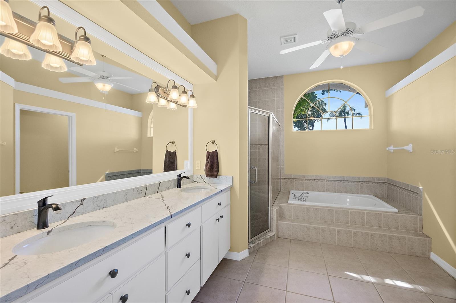 Image 18 of 45 For 5925 Broken Bow Lane