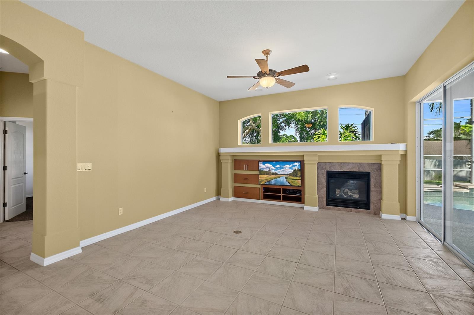 Image 9 of 45 For 5925 Broken Bow Lane