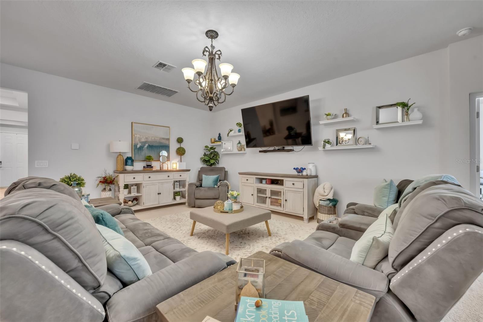 Image 13 of 51 For 2119 White Dahlia Drive