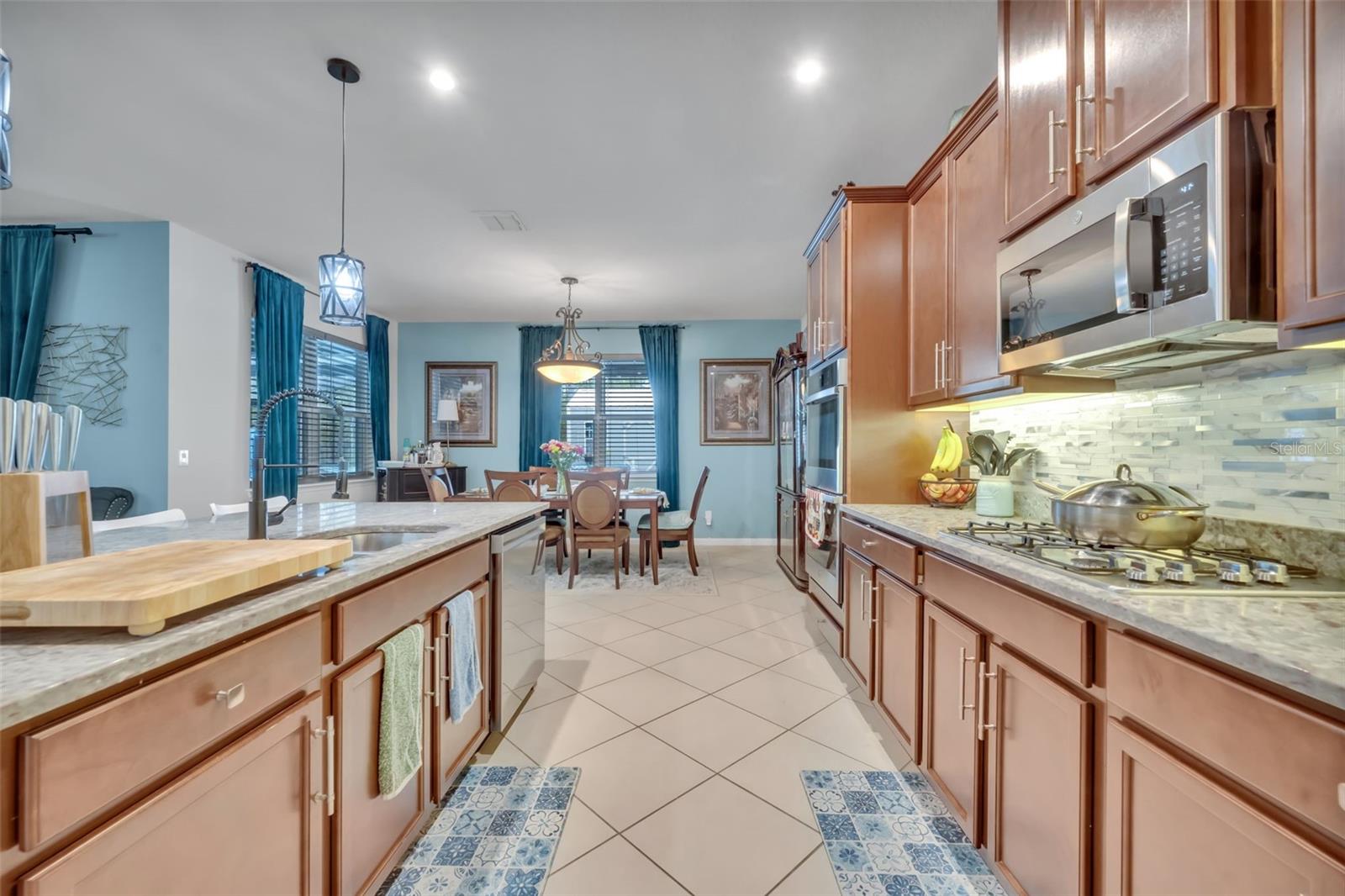 Image 16 of 51 For 2119 White Dahlia Drive