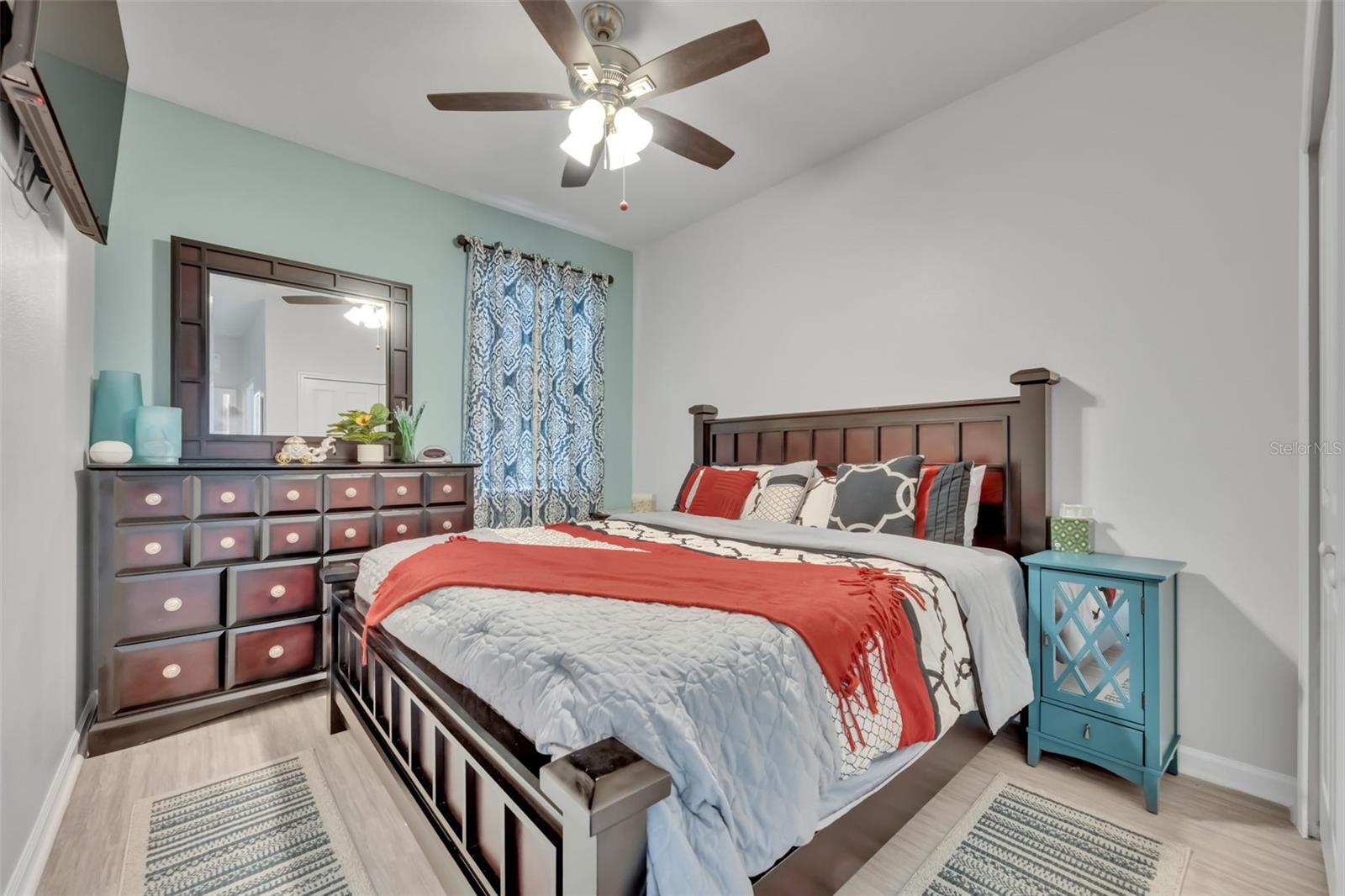 Image 32 of 51 For 2119 White Dahlia Drive