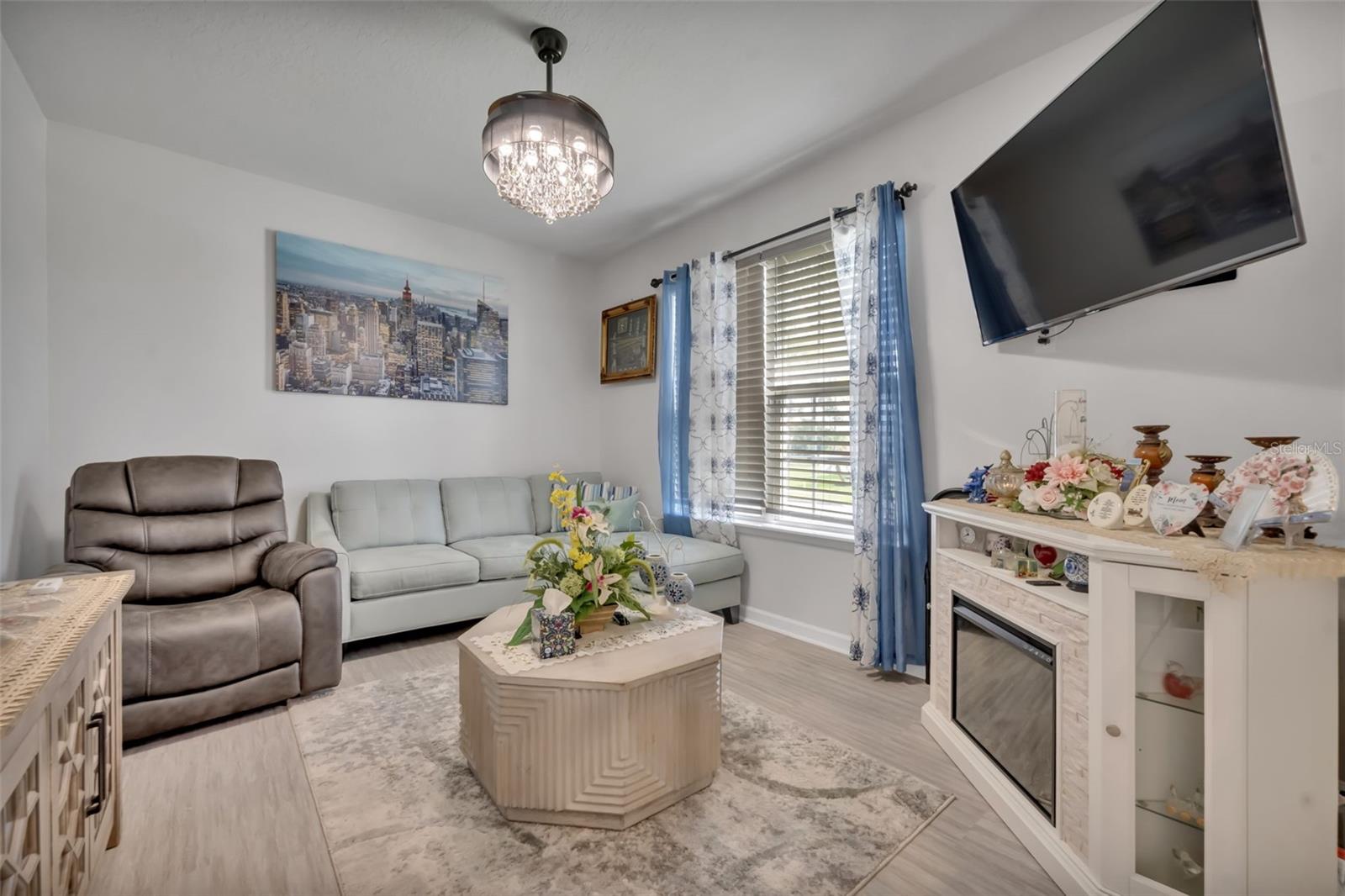 Image 36 of 51 For 2119 White Dahlia Drive