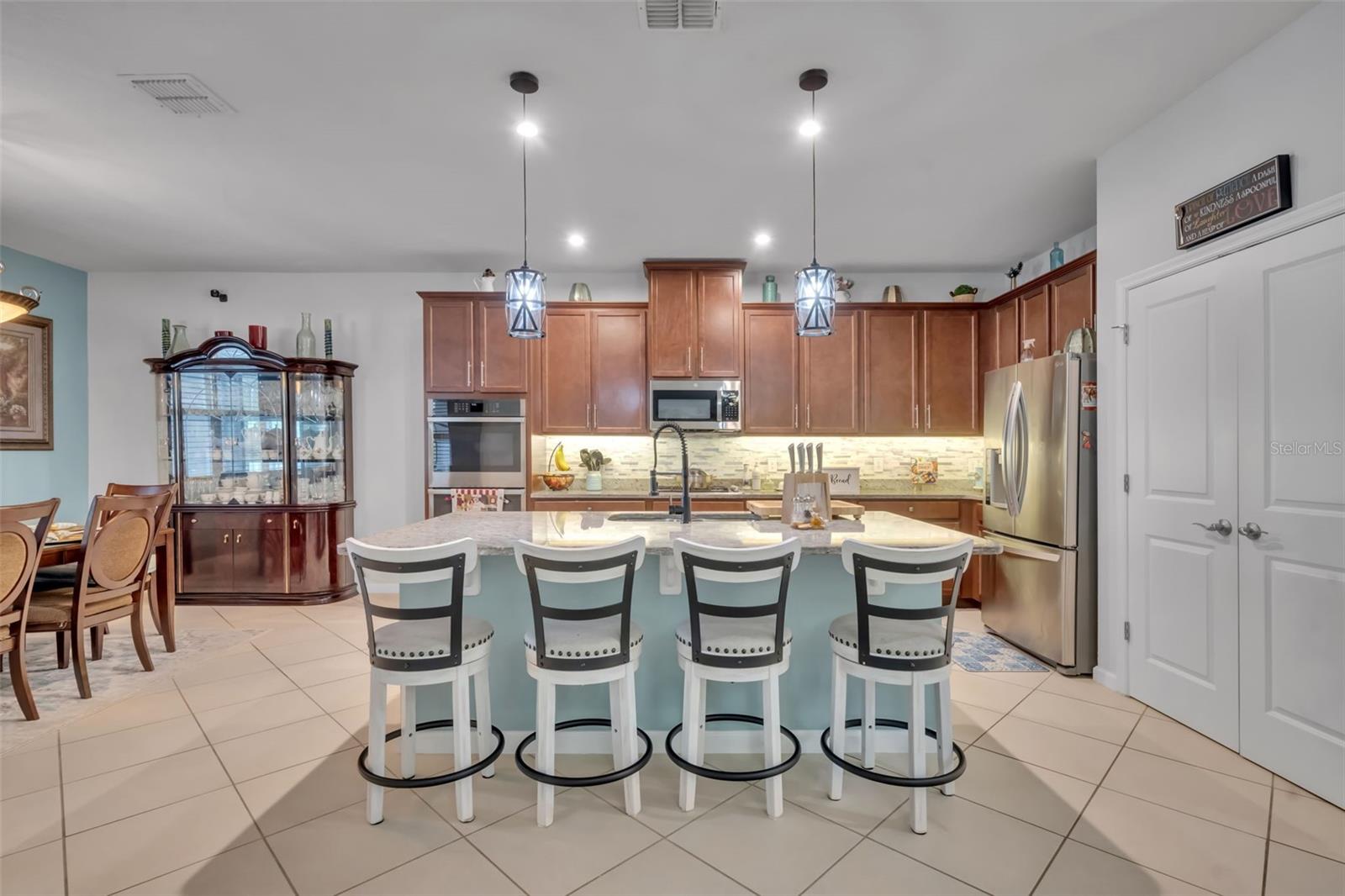 Image 7 of 51 For 2119 White Dahlia Drive