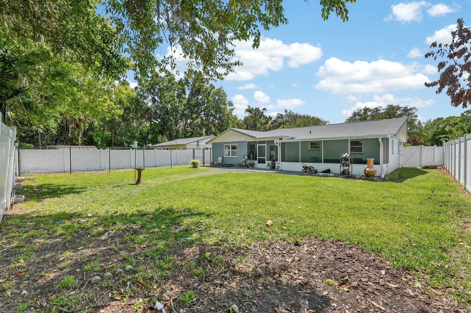 Image 23 of 42 For 327 London Road