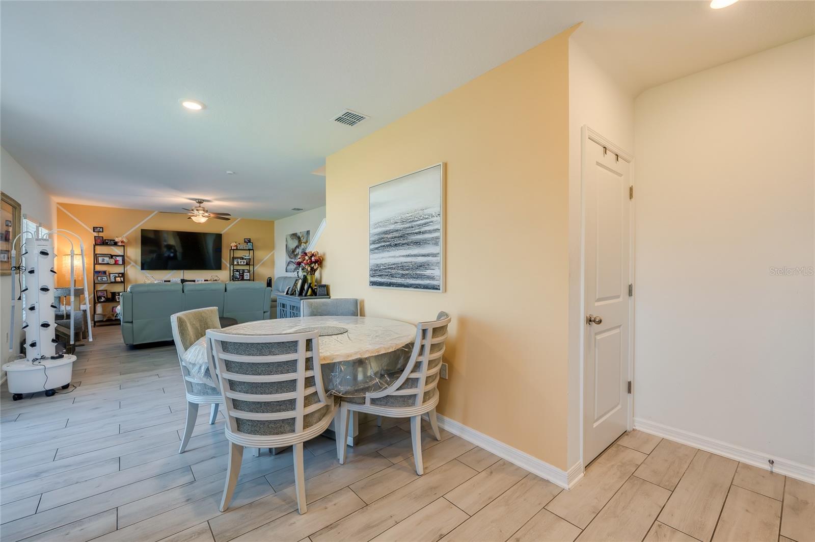 Image 16 of 57 For 3986 Willowbrook Drive