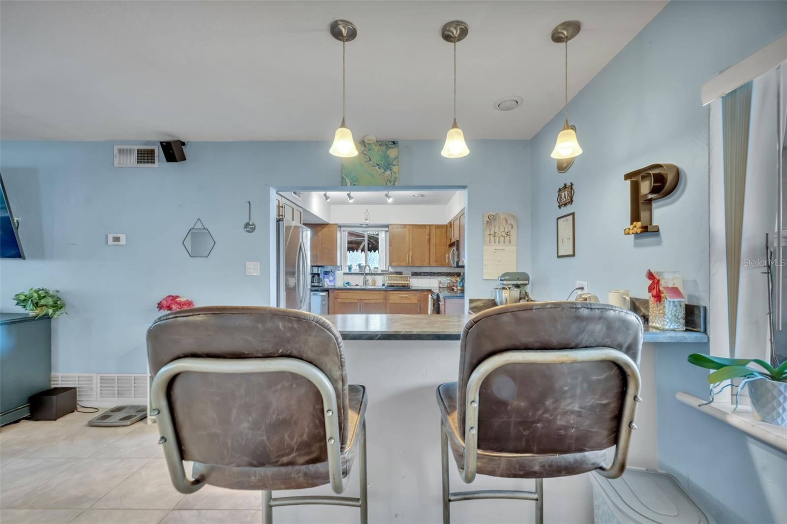 Image 13 of 54 For 715 Alcazar Avenue